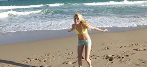 18 year girls lose their virginity while being double sexyed during a foursome